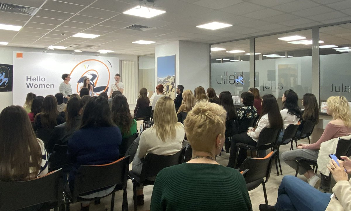 Start for #HelloWomen Bucharest event, dedicated to students in tech & @orangeromania Educational Program alumni! 👏

#WomenInTech  #IWD2023