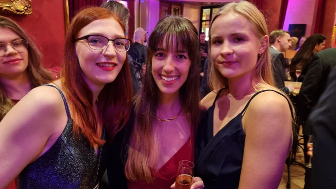 Mal noch ein Bild von den Venus Awards 2022.. Es war so ein megasch&ouml;ner Abend ! 😊🥰 @LinaLoveOffi @Layla_Hohensee<a href="/tag/cute"class="tags"><span>#cute</span></a><a href="/tag/happy"class="tags"><span>#happy</span></a><a href="/tag/summer"class="tags"><span>#summer</span></a><a href="/tag/redhead"class="tags"><span>#redhead</span></a><a href="/tag/girlswithglasses"class="tags"><span>#girlswithglasses</span></a>