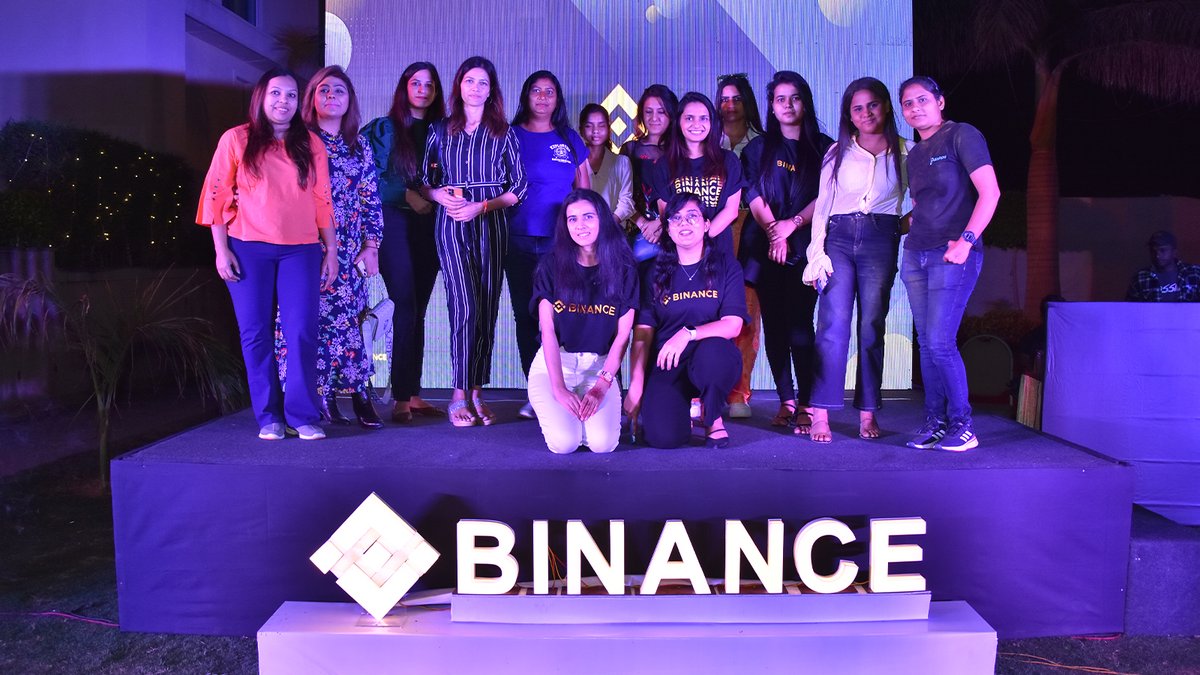 binance's tweet photo. Happy Holi 🎨

In light of the upcoming festival, we hosted a meetup in India, bringing together 400 attendees to discuss the fundamentals of crypto.
 
With balloons and decorations, it was great to bring Holi colours to a #Binance meetup! https://t.co/7xbAjKahKK