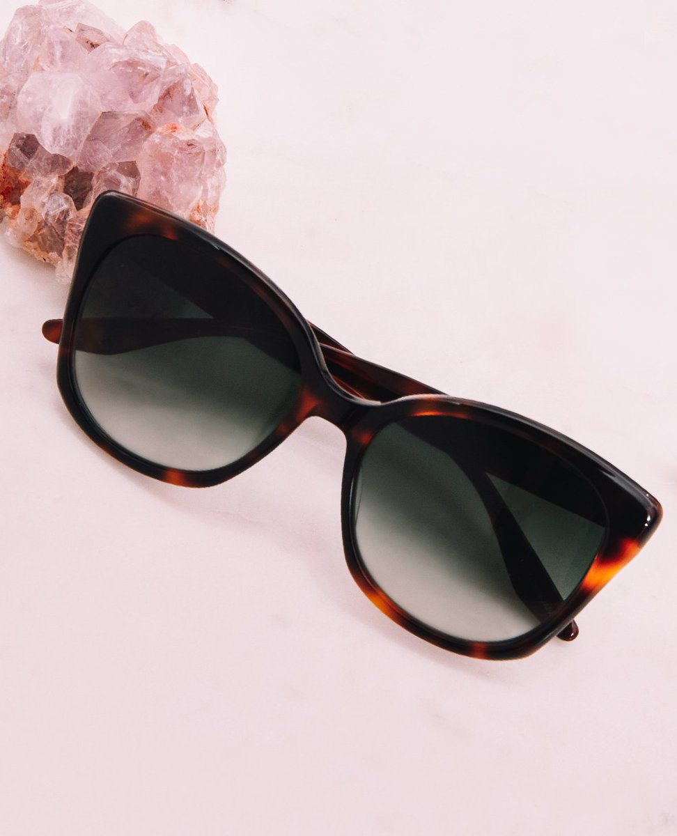 GCOpticalNYC's tweet photo. THE SUN COLLECTION “Our eyewear is timeless. Each frame is a work of art that becomes part of who you are.”
- Patty Perreira
Available at https://t.co/wS4upHx1X2
#samedayglasses #thesuncollection #BartonPerreiraEyewear #grandcentraloptical
#designerglasses
@bartonperreira https://t.co/pyofkcijjp