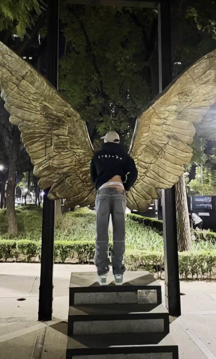 pietro__pit's tweet photo. Late night stroll around CDMX https://t.co/DNwXCUGF01