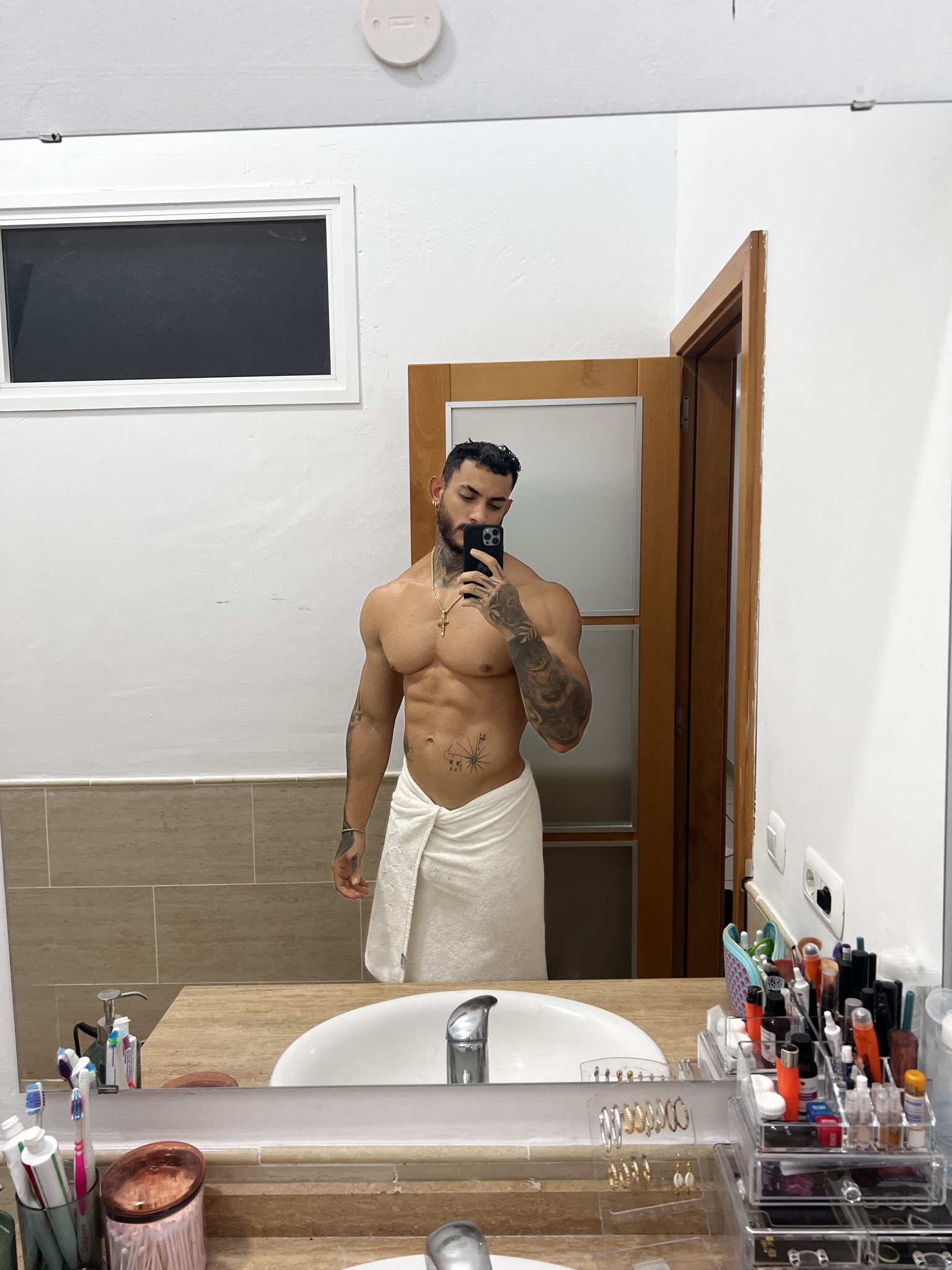 Jackson Cottonwood on Twitter "What’s up, twitter?💦 https//t.co