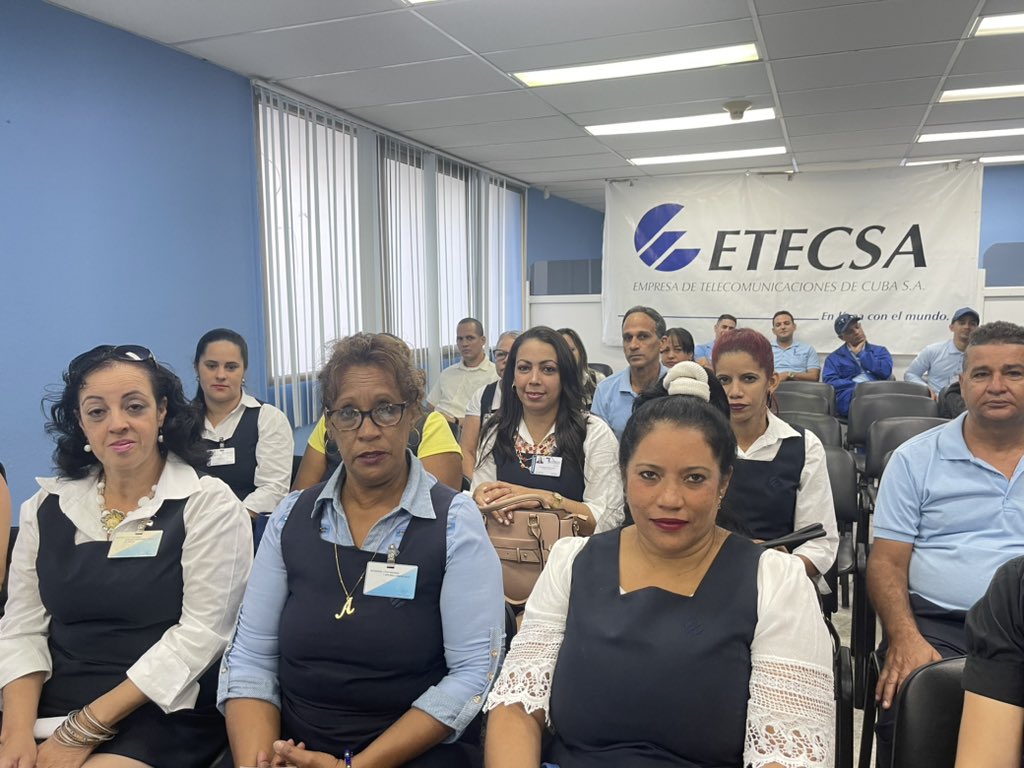 ETECSAGranma's tweet photo. #MujeresEnRevolución alegres, laboriosas, solidarias, así son las comunicadoras de ETECSA #ProvinciaGranma #MejorEsPosible @analeonor_e @H3110Rosangel @marianmilanes93 https://t.co/46lfcO6Yj6