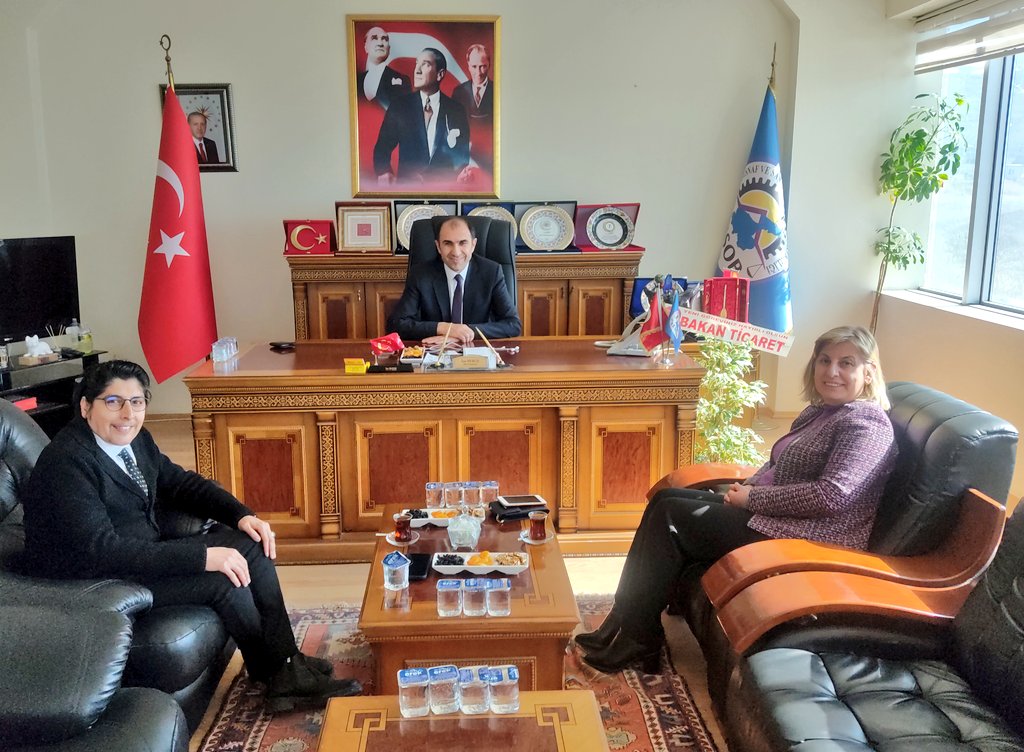 Edremit İlçe Milli Eğitim Müdiresi Sayın Elif Yörük ve Edremit Halk Eğitim Merkezi Müdürü Sayın Serkan Karakurt, başkanımız Sayın İsa Berge'yi makamında ziyaret etti.
Nezaket ziyareti için teşekkür ediyoruz.
<a href="/isaberge65/">İsa Berge</a> <a href="/Edremit_MEM/">Edremit İlçe Millî Eğitim Müdürlüğü</a> <a href="/elif6571/">Elif Yörük🇹🇷</a>