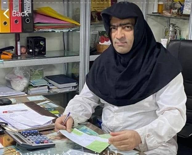 شاید خیلی ها در ابتدا مثل من به این تصویر خندیدید ولی وقتی علت این کار حیرت انگیز و پر قدرت رو متوجه شدم اشک هایم ریخته شد. مردمان مان شایسته یک زندگی معمولی هستند

#مهسا_امینی 
#IRGCterrorists 
#اتحاد_سفید  🕊