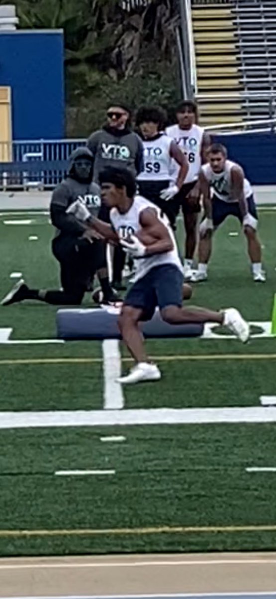 Showed out for #DukeCity #albuquerque @LaCuevaFootball this past weekend in #LosAngeles #California @VTOSPORTS camp. Was a selected few invited to the #VTO #AllAmerican #football camp in #NorthCarolina @nmpreps @PrepRedzone @505Podcast the next @C_Vaughn22 #varsityfootball
