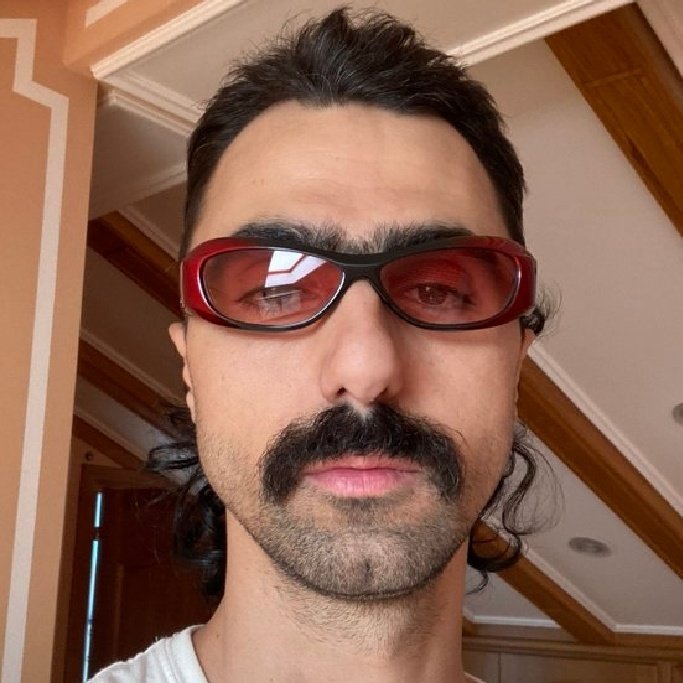 Hilo destapando potencialmente quién es SorTremenduca, lo tránsfobo, machista y homófobo que es en 65 CAPTURAS o más las cuáles por el basto número que es, son 100% reales, 
antes de que los borre. Calienta, que sales