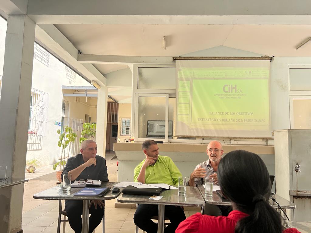 CIH_Cuba's tweet photo. 🙌Balance de los objetivos estrategicos del año 2022 en el Centro Internacional de La Habana - CIH, S.A. 
Aspectos fundamentales del debate: 
✍️Metas alcanzadas, incumplidas y nuevos propositos. 
✍️La unidad como eje fundamental de trabajo. https://t.co/5qhJkqfkHP