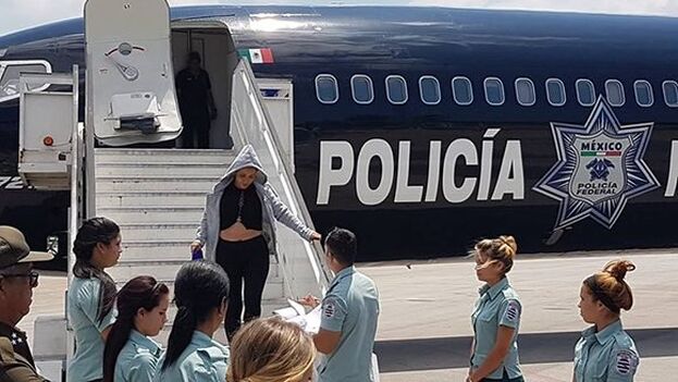 14ymedio's tweet photo. México entrega 22 #migrantes a #Cuba, y suman 2.623 #devueltos de varios países https://t.co/TTCJiatVQ4
👉Salieron de la Isla de manera legal hacia países del área y luego se incorporaron al tránsito de rutas irregulares a EE UU https://t.co/Cp5EZA3xnH