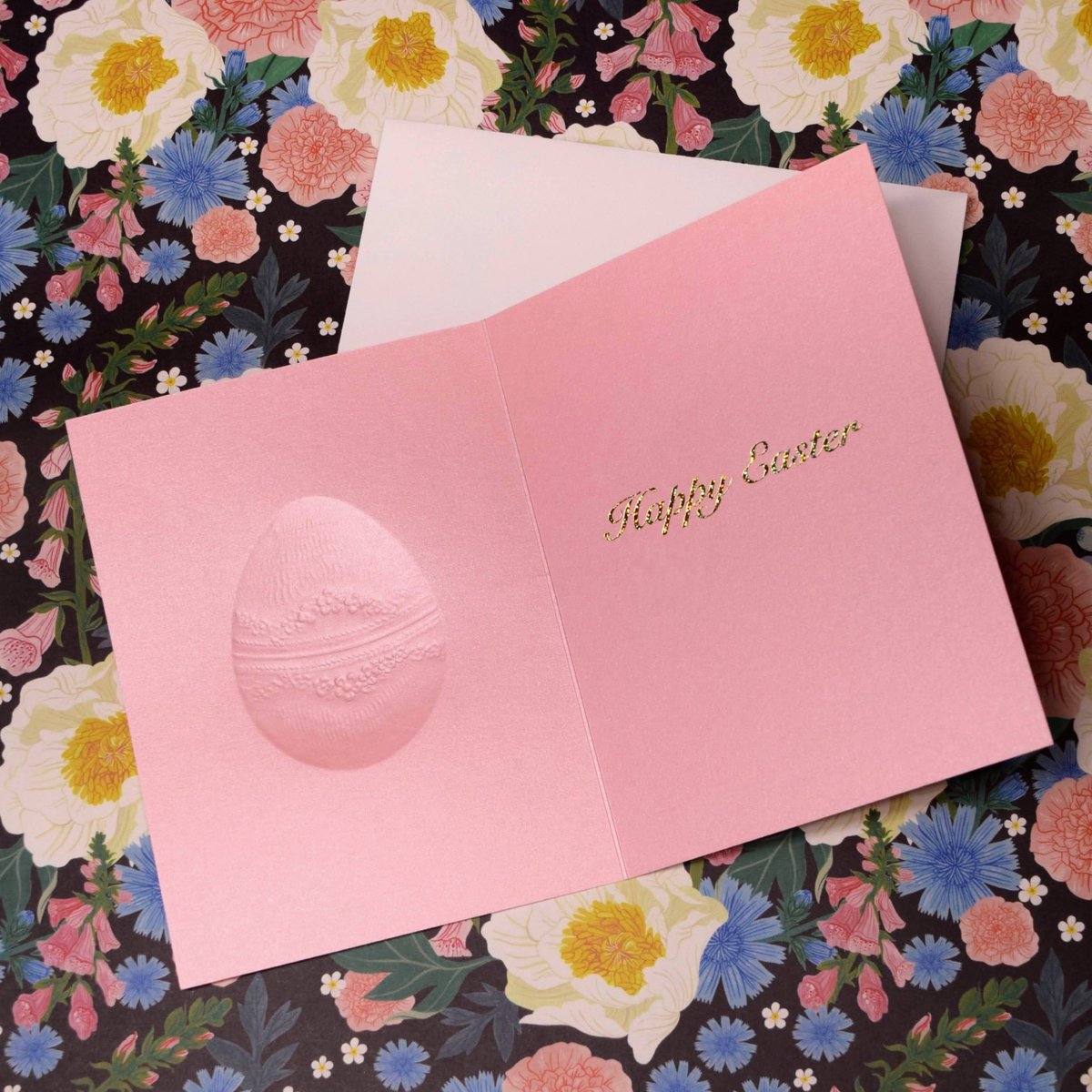 CopperfieldsVTA's tweet image. First Easter Card Highlight! 💐

#Easter #VintageEaster #Eastercard #EasterStationery #Egg #Floral #Pastel #Pink #Gold #flowers #PaulaSkene