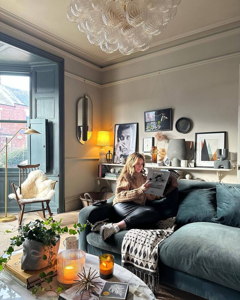 I love how the nights are slowly getting lighter and spring is just around the corner. Having said that, I woke up to snow this morning did you? We also had beautiful blue skies and sunshine so the snow soon melted. 

I’ve added tags to the products I of… instagr.am/p/CpfuVUdI7mL/