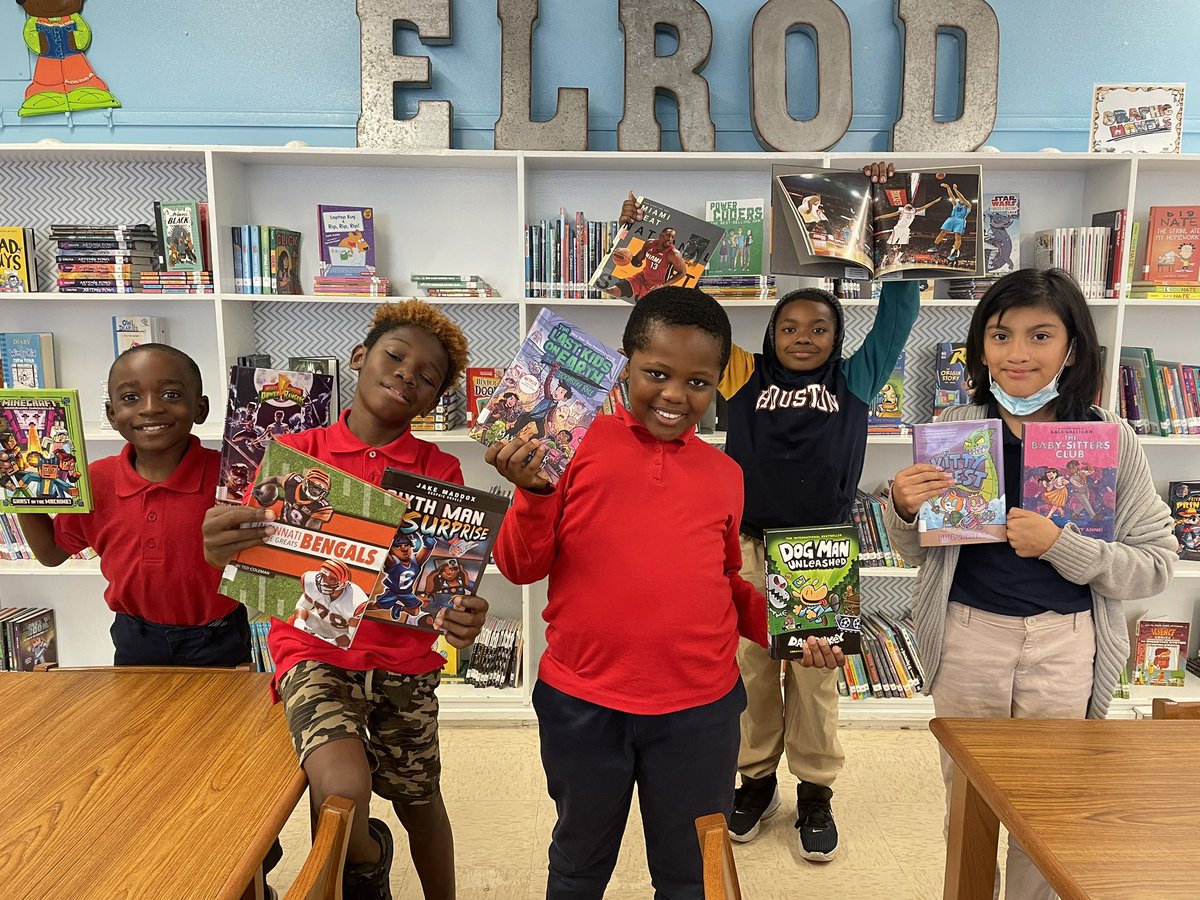 SSBoettcher's tweet photo. Thank you @HISDLibraryServ for providing us with ESSER funds to give our library a total makeover! The joy on our scholars faces over all the new titles was priceless. Even the teachers have been joining in the fun and checking out books for their classroom! 📚🥰 @mdhutchins26 https://t.co/5tRPbjvUoX