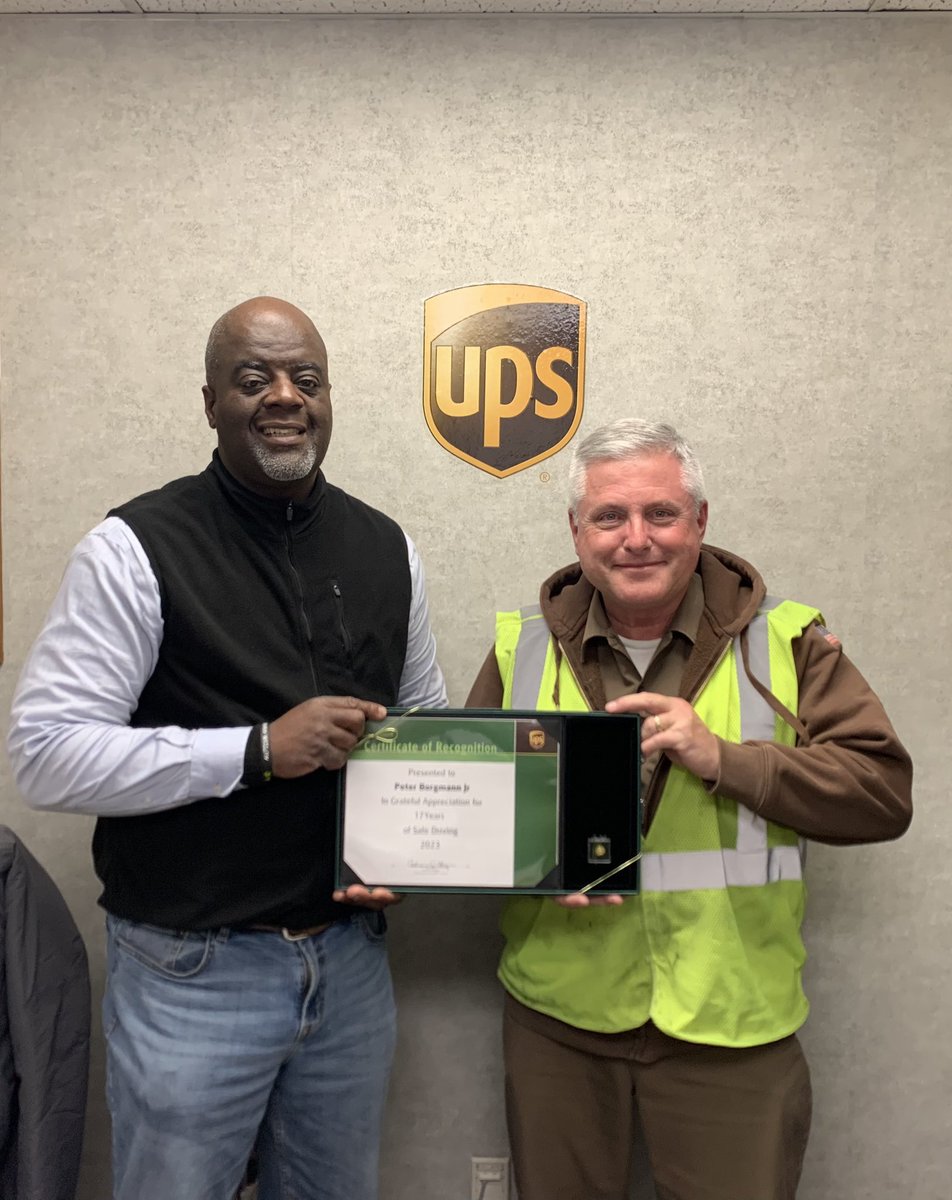 Congrats to Pete Borgmann  on 17 years safe driving! Thank you for keep our yard safe everyday!  #SafetyFirst  <a href="/jackchud22/">Jack Chudzinski</a> <a href="/EricDWilliams17/">Eric D. Williams</a> <a href="/Johnasaulino/">John Saulino</a>