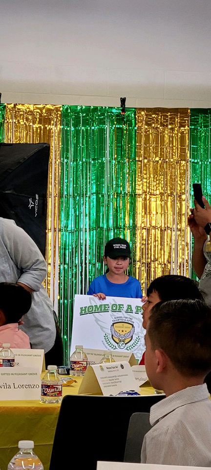 DrReyC's tweet photo. #SigninDay at @STAGinPG was a success! Thank you teachers, staff and ambassadors for welcoming our new Owls and their families. They were super excited for the upcoming year #WingsWideOwlPride ๐ฆ๐๐ฅ๐ @AngieGaylord @DrBrianLusk @MJJackson1906 @DISDMagnets @dallasschools https://t.co/4RS8xhsBA1