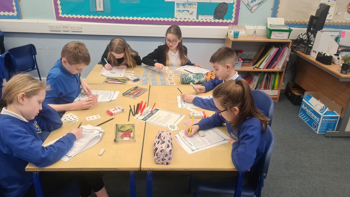 DeanburnPS_P5M's tweet photo. We completed 4 different investigations looking at probability. We had to make predictions, carry out the investigations, and record our answers of probability in either words, fractions, percentages,ratios or decimals. #problemsolving #mathsincontext https://t.co/67Nxmf7Qbu
