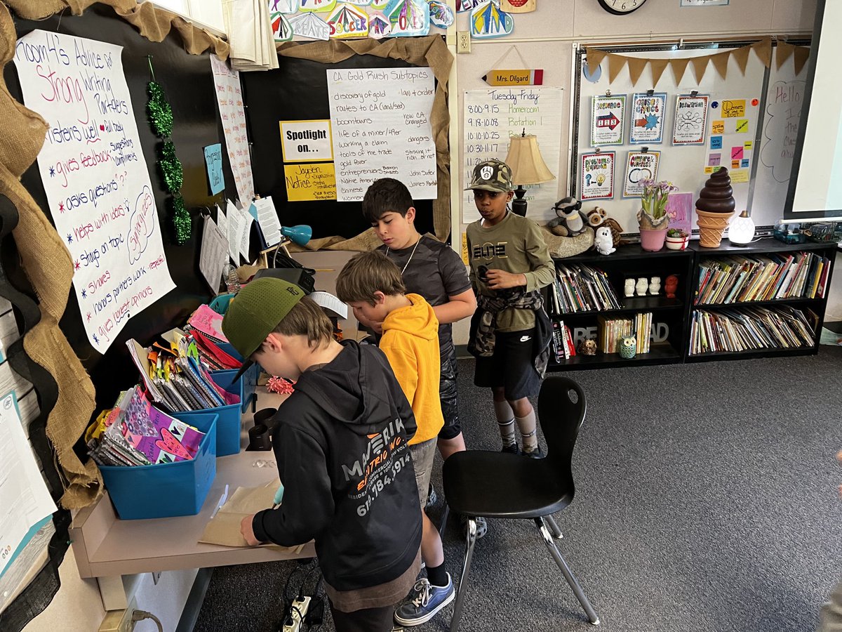 “This is harder than I thought” Entrepreneurs bring their ideas to life! ⁦<a href="/CajonValleyUSD/">CajonValleyUSD</a>⁩ ⁦<a href="/Fuerte_Falcons/">Fuerte Falcons</a>⁩ #BeMoreFuerte ⁦<a href="/CVWorldofWork/">World of Work™️</a>⁩