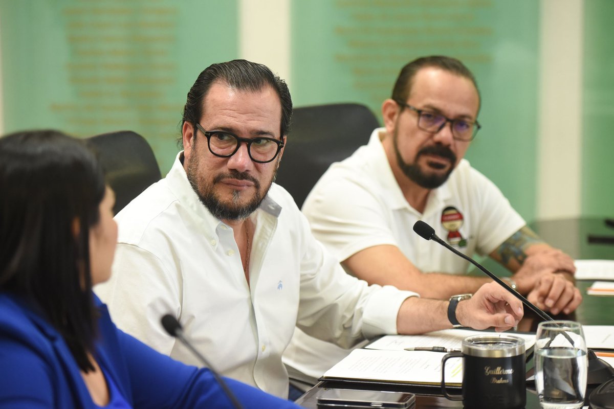 FCR01 on Twitter "RT CrissyGarzaO En esto se gastan tus impuestos