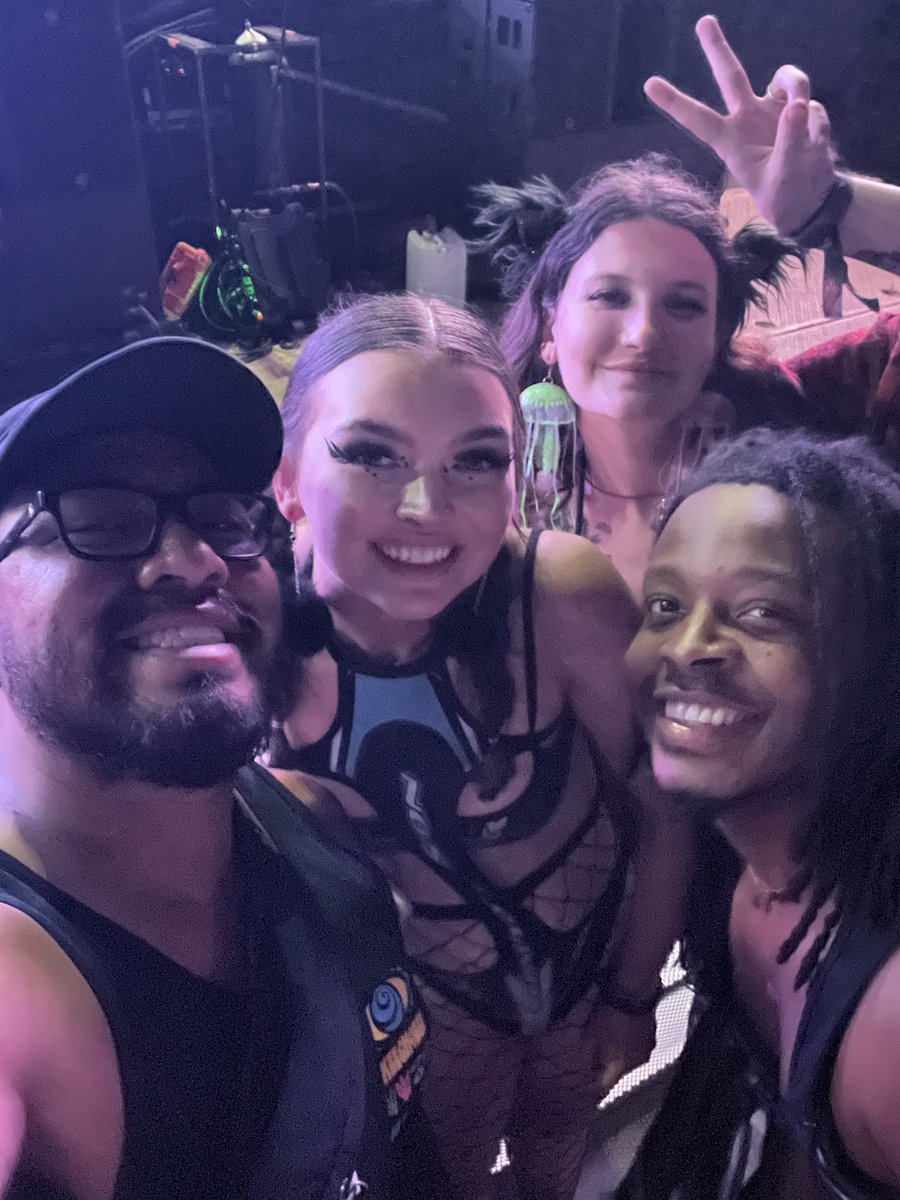 Ohimarkalex's tweet photo. Whole lotta gang shit https://t.co/c03gkQc11l