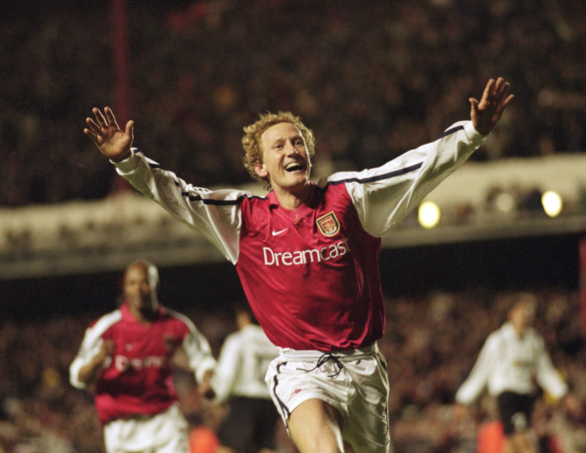  Happy birthday to former Arsenal player, Ray Parlour!  