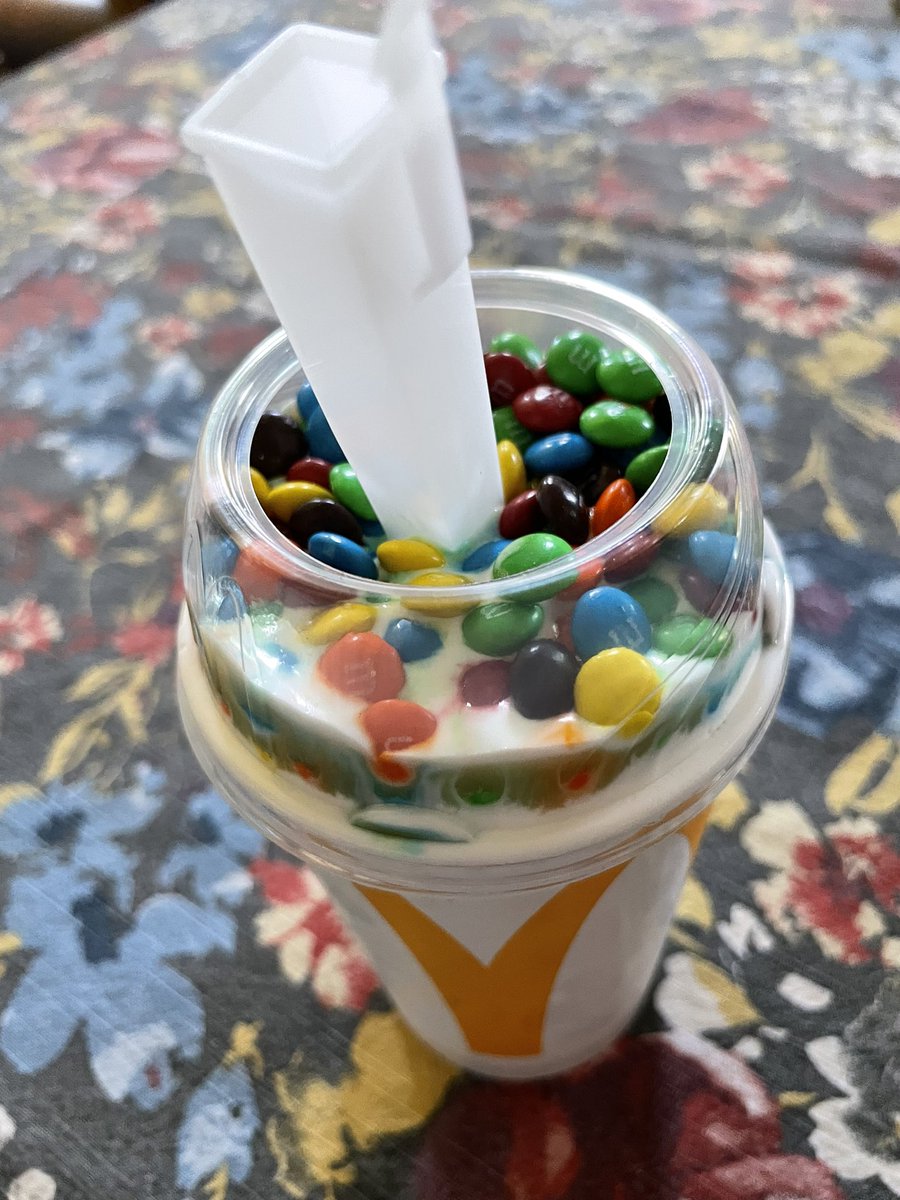 Taynibabols's tweet photo. Ah the triggers and memories you bring, M&M McFlurry. #circa2000 #baby https://t.co/jkheGYRQV9