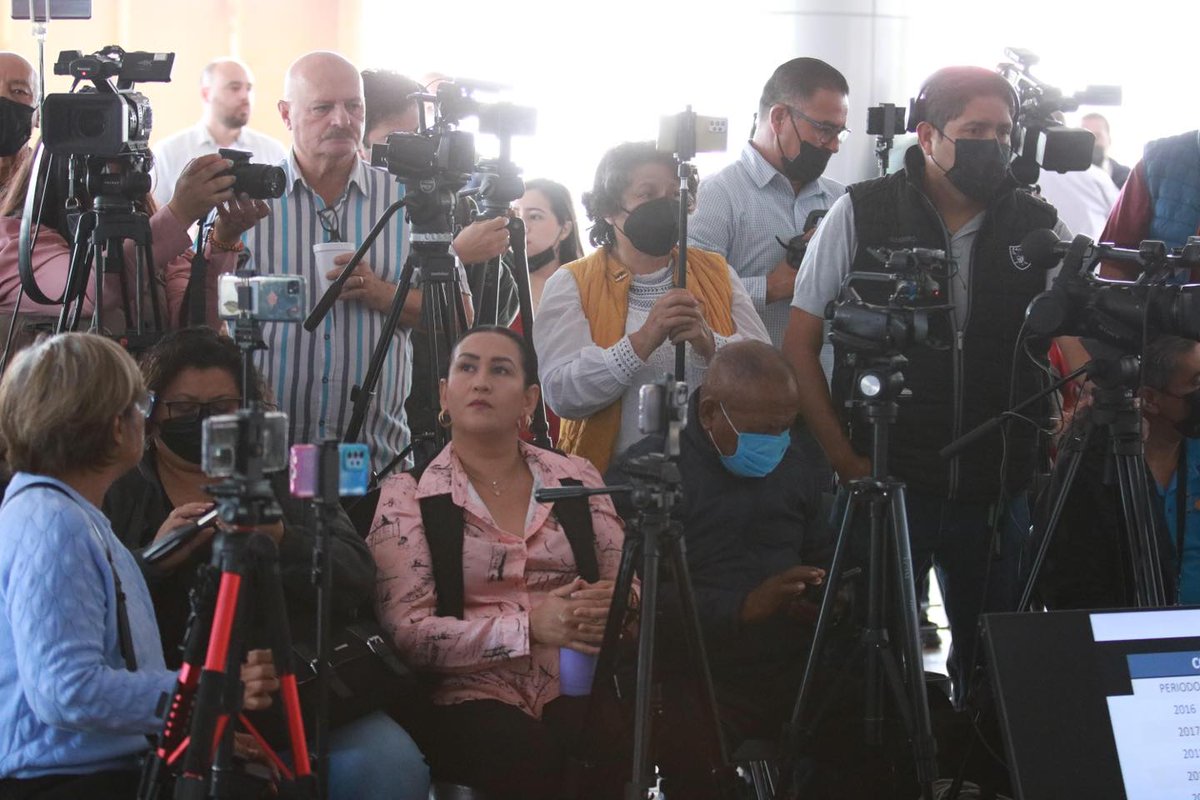 📱🔍 #Infórmate | Esta mañana se llevó a cabo Rueda de Prensa de la #MesaDeSeguridad, en donde se dieron a conocer los resultados en materia de paz y seguridad. Durante la presentación de resultados, se informó que BCS es 2o lugar nacional en menor incidencia delictiva,  
1/5