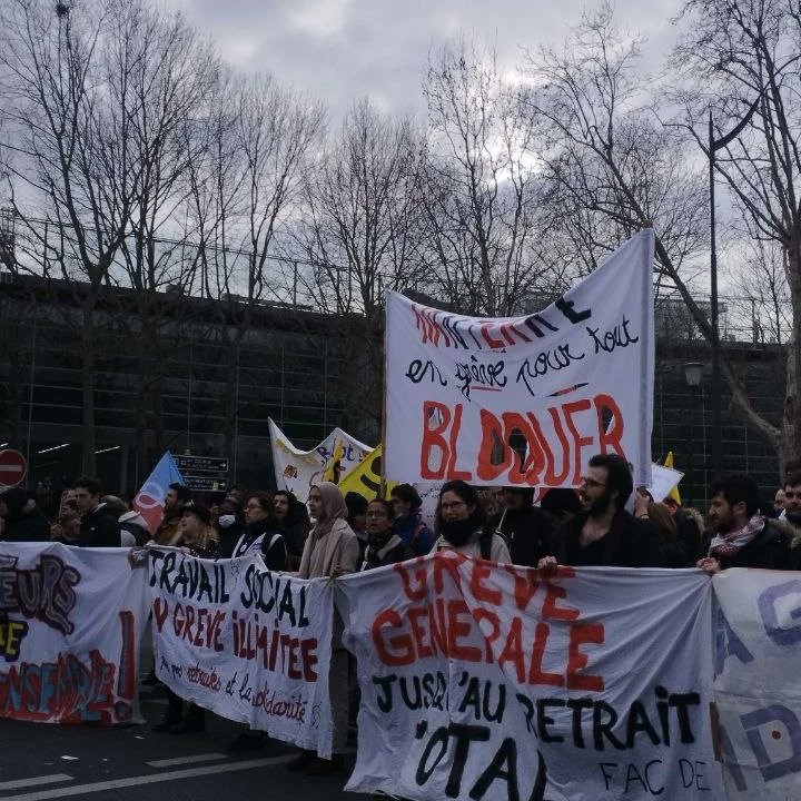 GagnyI's tweet photo. Après la manifestation à Torcy ce matin nous étions à Paris pour la mobilisation contre la réforme des retraites, nous étions 700 000 dans les rues, c'est par la lutte que nous gagnerons !

#gagny #franceinsoumise #lfi #nupes #retraiteà60ans https://t.co/4ktF3mRUNP