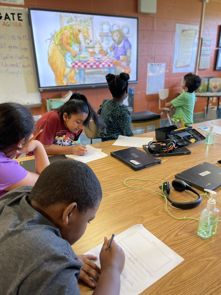 dgticola's tweet photo. outside novel reading, exploring the garden, fairytale #cbu and writing ✍️ in 3rd grade today! @Graham_Wendy #gatehsv #hsvgate #giftedandtalented https://t.co/3jytSYXQ8A