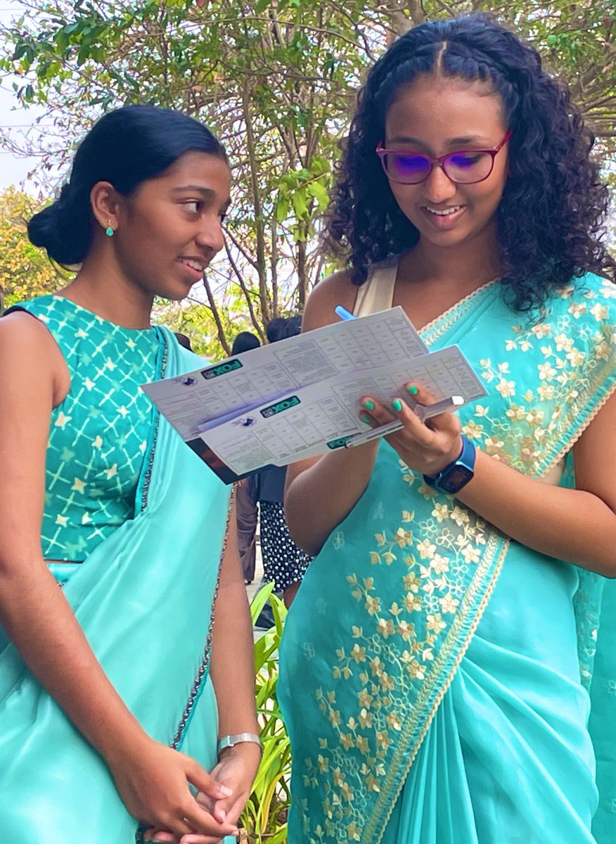 BSC_SSClubs's tweet photo. Signing placards and making memories! #TeamBSC enjoying their last few moments of #COMUN #ConferenceWeekend 🏆🎉✨
They also enjoyed giving their feedback to Mr. Ryan about their amazing #BSCMUN experience! 💯
@BSColomboLK @BSC_Principal #GoBSC 💜🔥 https://t.co/99v0cidZev