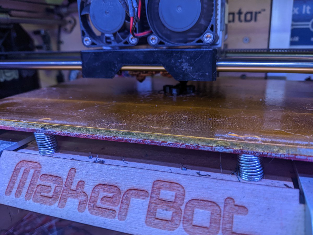benheck's tweet image. #makerbot #replicatorone 10 years and counting! Mostly use it for TPU now. Let&apos;s try for 20.... :)