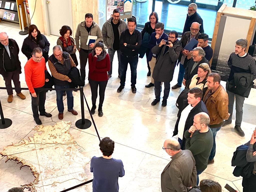 CULTURA | 📸  Aquesta tarda hem inaugurat l’exposició “El futur del Camp” al vestíbul de l’Ajuntament, una mostra que explica les directrius del planejament urbanístic de l’àmbit metropolità del Camp de Tarragona.

#Cambrils