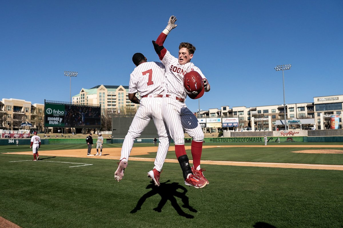 NCAABaseball's tweet photo. Vote for the #NCAABaseball Photo of the Week 📸

1️⃣ @UKBaseball Future Stars ⭐
2️⃣ @OU_Baseball Home Run Hype ‼️ 
3️⃣ @ArizonaBaseball Golden Hour 🌄
4️⃣ @OSUBaseball America’s Game 🇺🇸 https://t.co/zy0y61caGq