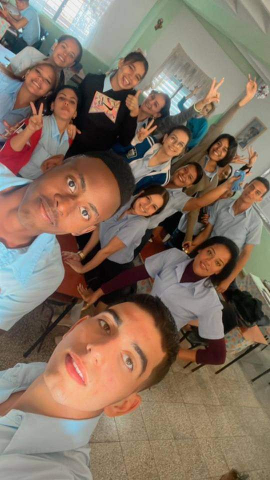 #EducadoresCubiteños
#YoVotoXTodos 
Los Educandos Del IPR Orlando González Ramírez,Felices,dan el SI por nuestros Candidatos ,por Nuestra Democracia ,por Nuestra Revolución.
#EducadoresCamagueyanos 
#CubaMined 
#MejorEsPosible