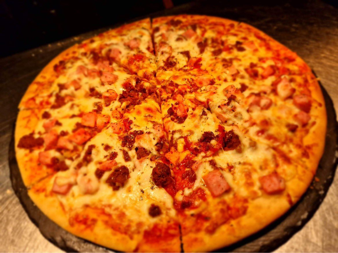 WestRidingLRR's tweet image. Did you know our pizzas are made to order and you can add extra toppings too! 🍕 

Served everyday til 7pm! 

#madefresh #pizza #addextratopping #servedeveryday