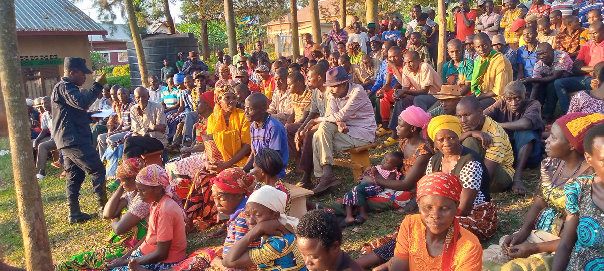 jarama_sector's tweet photo. None Kuwa 07/3/2023 mu Murenge wa  JARAMA habereye Inteko z'Abaturage twifatanije n'Umuyobozi w'Akarere ka NGOMA Madame NIYONAGIRA Nathalie ,
Abaturage baganirijwe ku Ngingo zikurikira 

 ✍🏼Umutekano no Kwirinda ibyaha
✍🏼hatanzwe ikiganoro ku ihohoterwa https://t.co/ZjVwqDCLxI