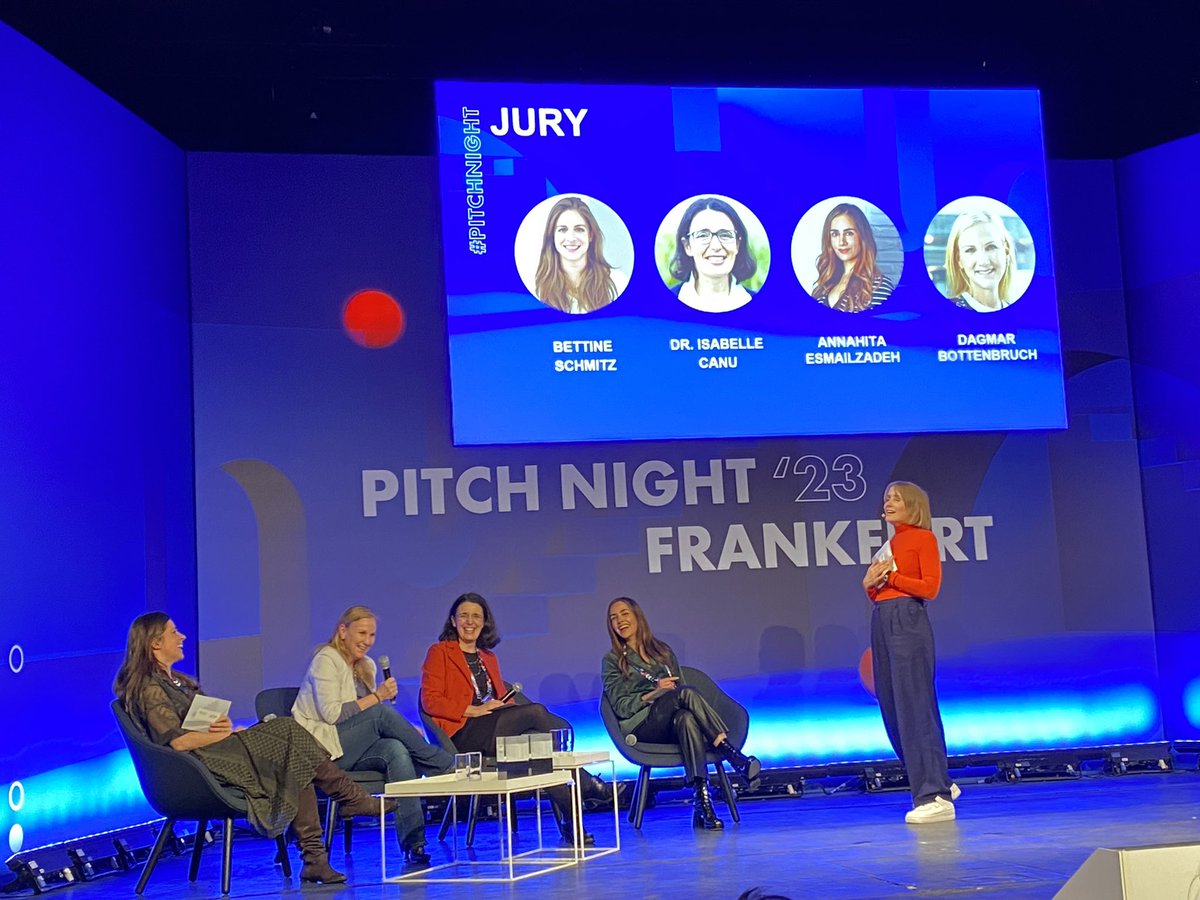 Phantastic! This is the startup pitchnight jury, finally an all female panel, chapeau!! #pitchnight