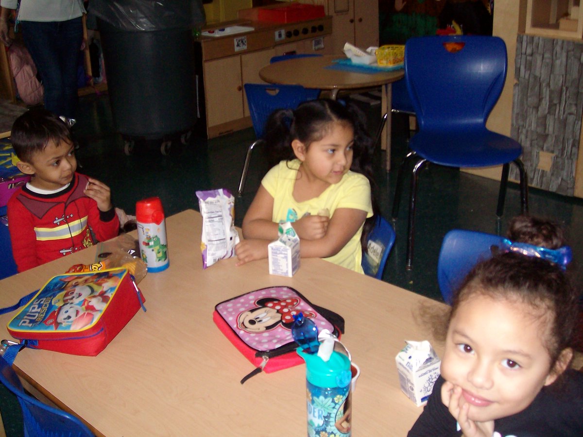 100qPs's tweet photo. Pre-K wants to say hello!! @PS100Q @D27NYC https://t.co/LawsLaZM00