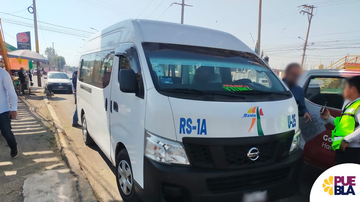 Con la finalidad de salvaguardar la integridad de las y los usuarios del transporte público y garantizar un servicio legal, la SMT, implementó dispositivos de inspección y vigilancia, lo que dejó como resultado una unidad detenida en San Pedro Cholula.
📰 bit.ly/3F691lD