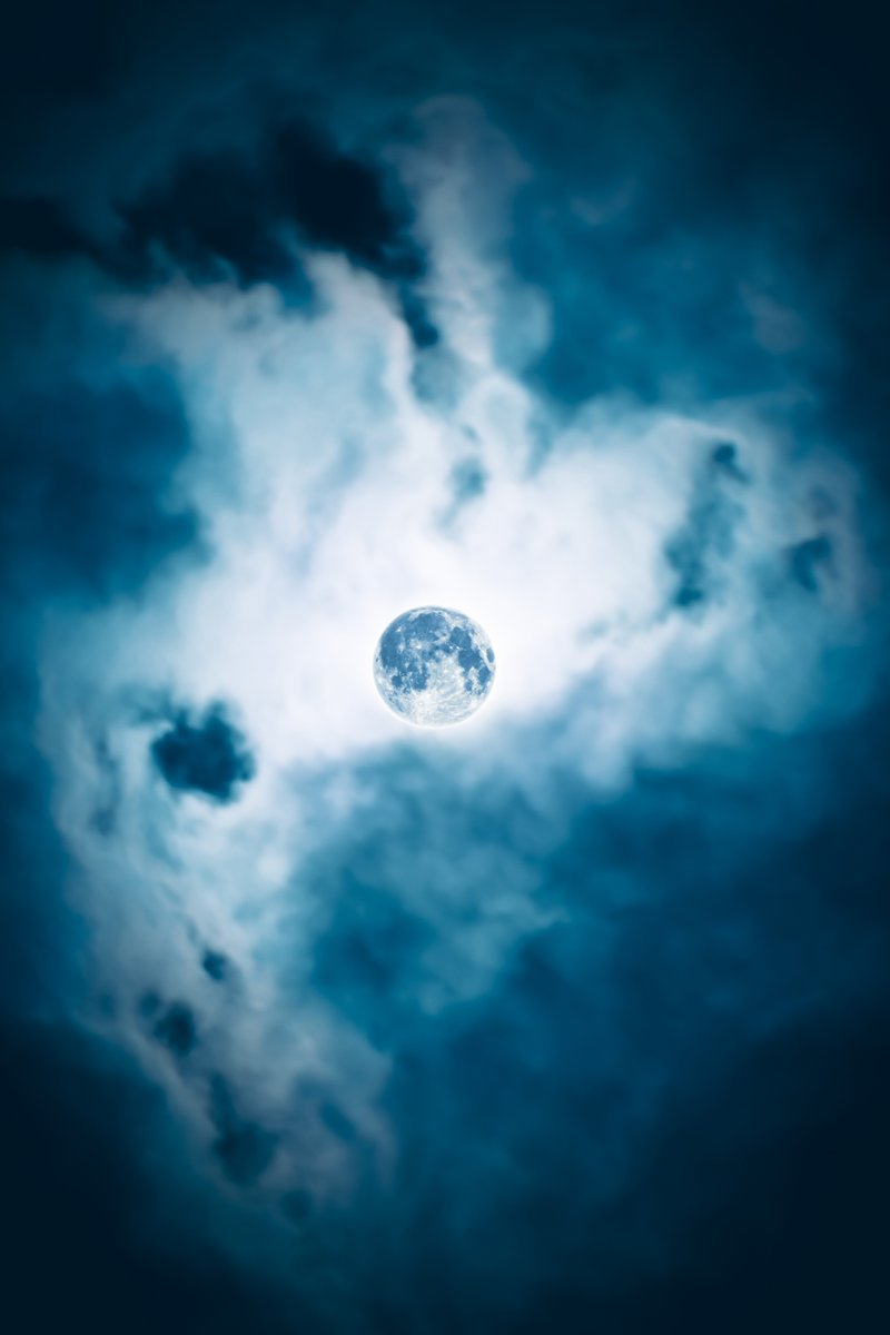 Yosnier_'s tweet photo. tonight's full moon in virgo; the "worm" moon https://t.co/9ekRZuBCYb