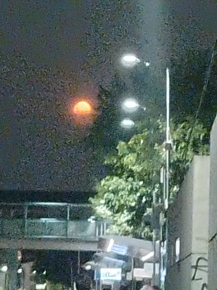 Red Moon... Luna roja
#VamosAMorir 🤣🤣🤣🤣