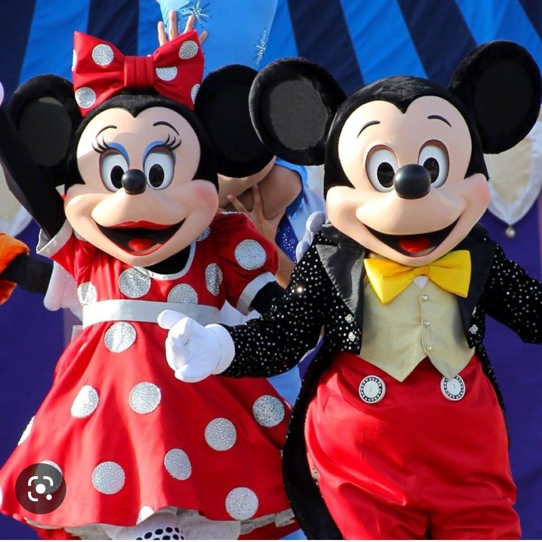Would you like to go to Mickey & Minnie's Home On Us!
Just watch @10News at 6pm w/ @10NewsHunt @WaleAliyu & @10NewsCampos & be the 10th Caller At The Cue To Call & Win a Family 4- Pk Of Tickets To @Disneyland !!
Good Luck Folks!!! @10NewsCha https://t.co/xAm1jPwDNH