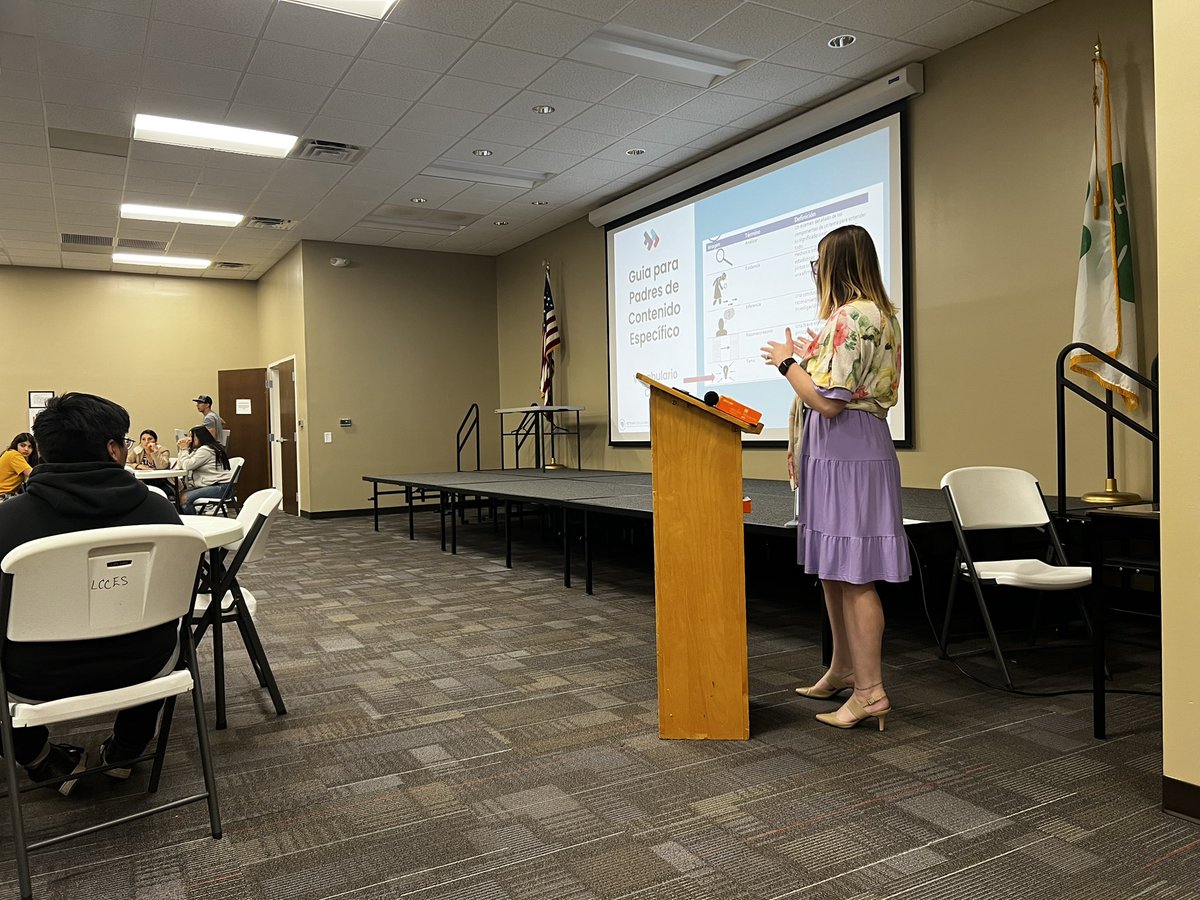 iris_ellington's tweet photo. Full house tonight at Lenoir County Schools Migrant Education Program Parents’ Meeting as @rlwjunio presented Rethink Ed parent resources!#NCRethinkEd #lcpsnc https://t.co/wXfZTuLRlN