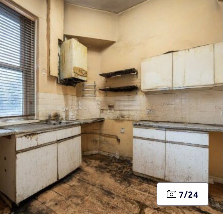 WritesBright's tweet image. One bathroom. Two bedrooms. 700 sq ft (most of it uninhabitable).

£785,000.

London is broken.