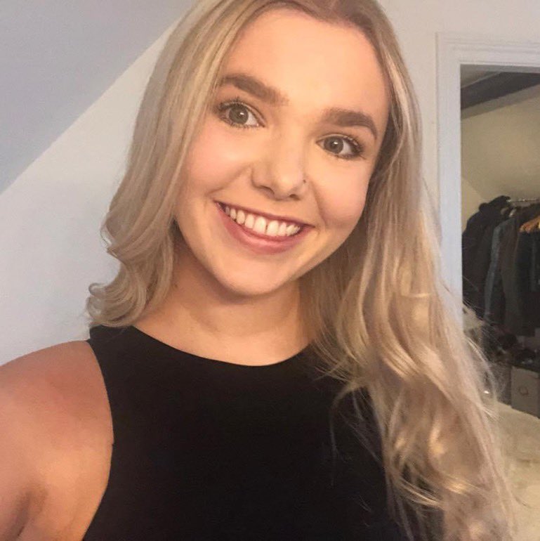 YorkieBarMilfs's tweet image. Submission: rate, like and comment on this sexy blonde slut. No limits comments, she’ll be watching. What are you doing with her boys and girls? #sexyslut #blonde #bigtits #bjqueen 50 likes for more