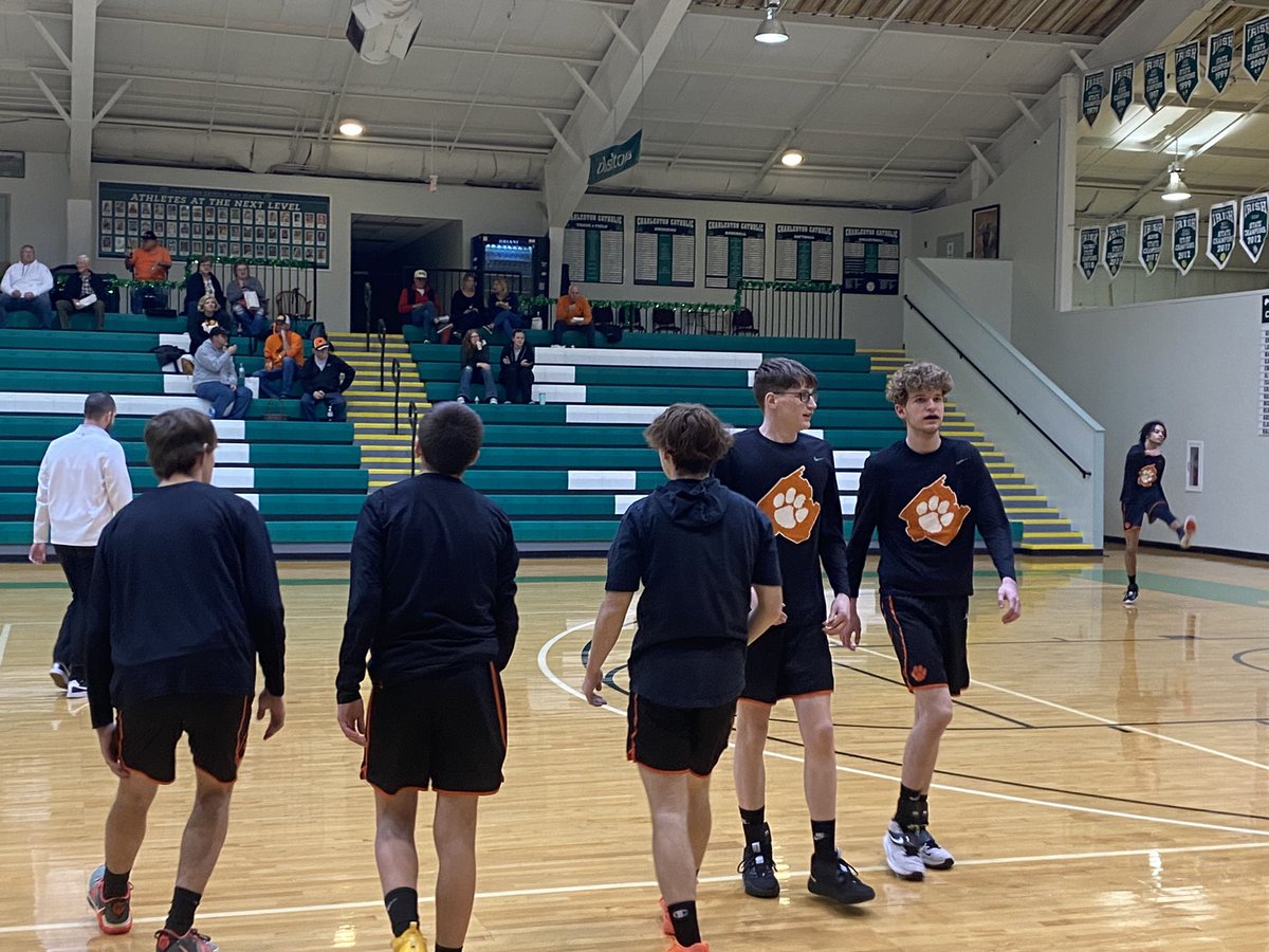 Wirt County, a team I have never seen in any sport as far as I know, takes the court for warmups. I dig the Tigers’ shooting shirts which feature a paw print within the borders of the county’s outline.