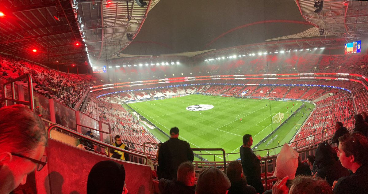 thibi1307's tweet photo. Win, lose or tie, Bruges till we die!! Weer een toptrip rijker. Op naar zondag 👊🏻🔵⚫️🍺 #SLBCLU #Brugesforever https://t.co/ygsxjiY60w