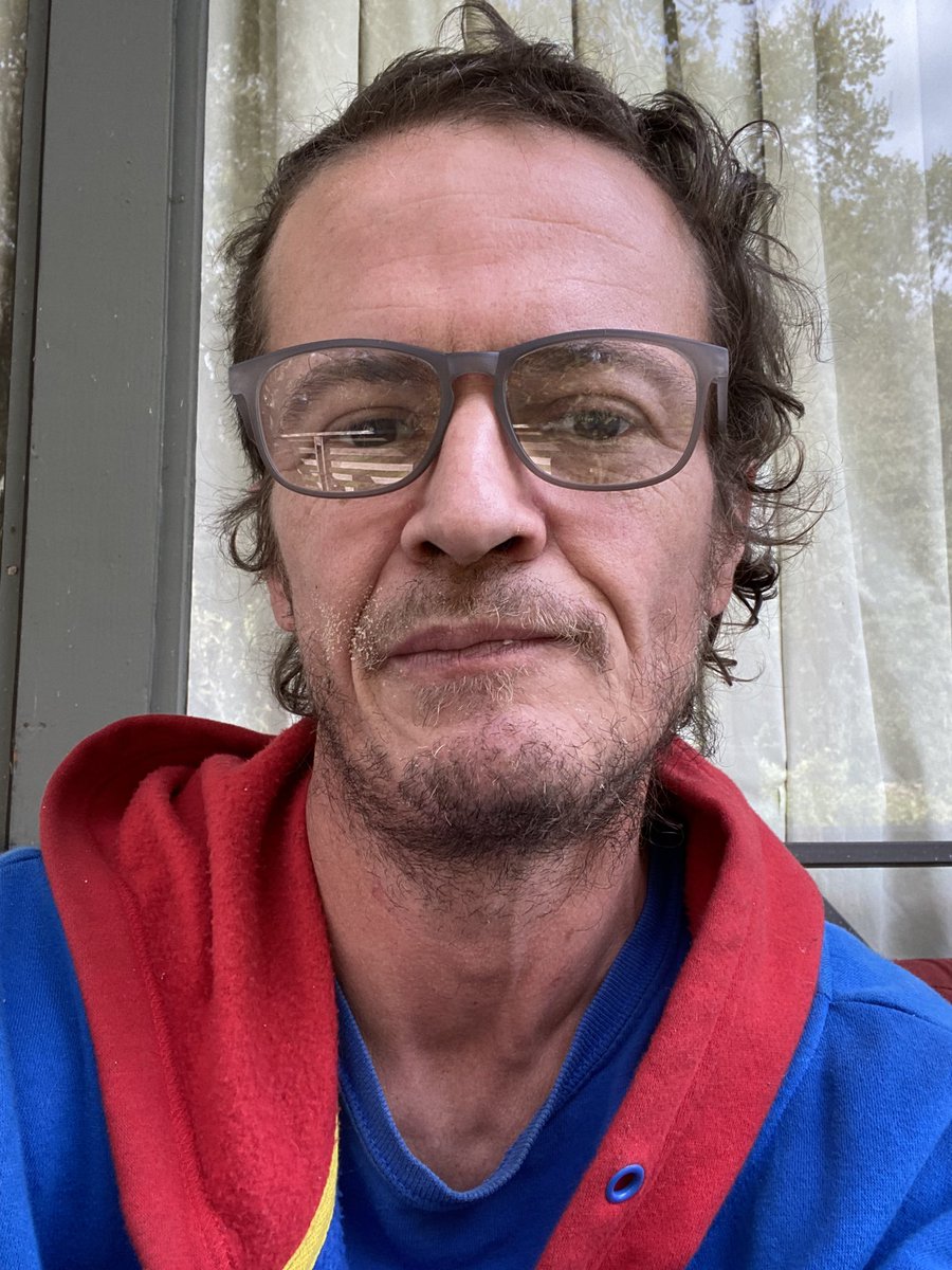 NakamotoMacNELL's tweet image. This is not my beautiful wife. #bowie this is not my beautiful #house. #mcnell #goodnightandgooeluck #januarysixthisover #impersonizationofgovernmentistreason #green