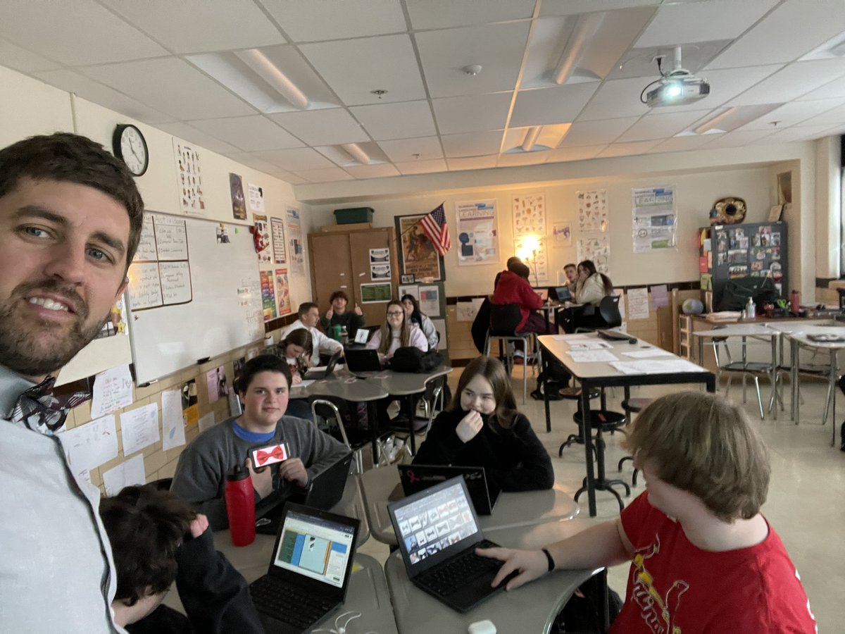 senormarkmac's tweet image. Happy #bowtietuesday from @Mehlville_HS Spanish 2. Real bowties or red ones on a phone-they make good days great! #WeAreMehlville @MrAlgebraNelson @MrDePung
