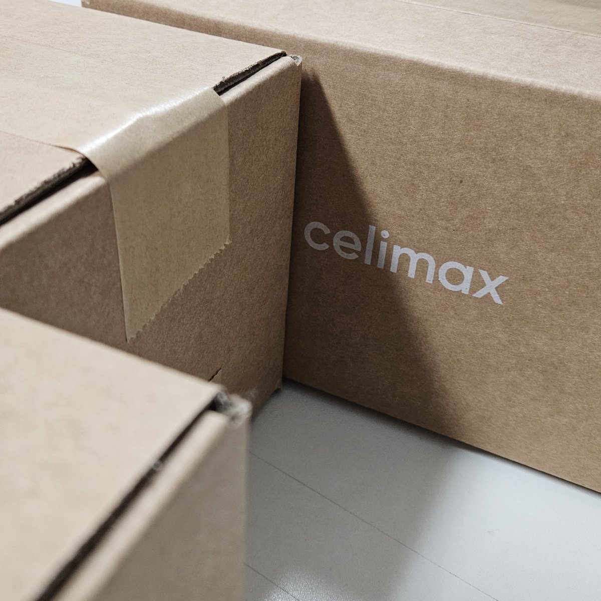 여성의 날을 축하합니다💐

여성의날 기념, RT 3명 화장품 여러 종류 보내드립니다🥰

당발은 10일, 팔로워 중에서 뽑을게요!