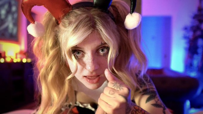 If you haven&rsquo;t seen the &ldquo;Harley Halloween&rdquo; video I made with @imsadspice then you should probably get<a href="/tag/cosplay"class="tags"><span>#cosplay</span></a><a href="/tag/harleyquinn"class="tags"><span>#harleyquinn</span></a><a href="/tag/harleyquinncosplay"class="tags"><span>#harleyquinncosplay</span></a><a href="/tag/chrissaint"class="tags"><span>#chrissaint</span></a>