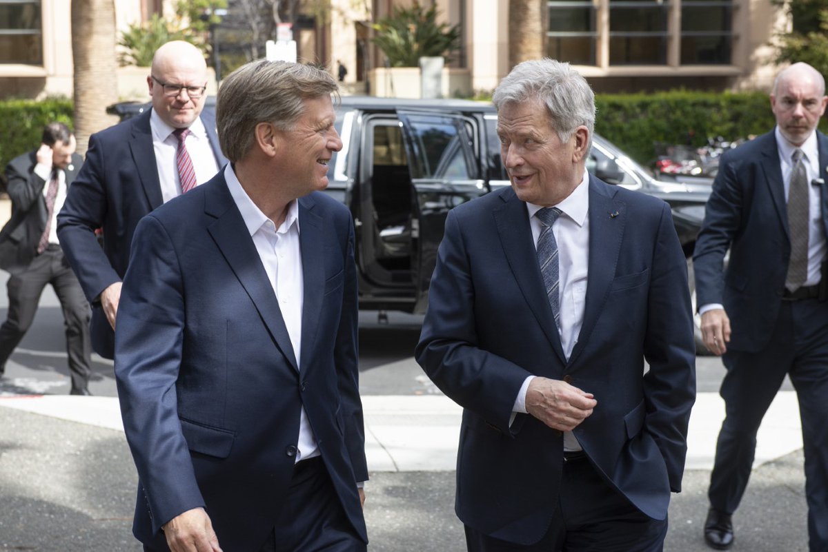 McFaul's tweet photo. A real honor today to host President @niinisto from @Stanford @FSIStanford. His talk was terrific as were our panelists and students in the discussion. #Finland. #WelcometoNATO! https://t.co/5cWmD1SyEg